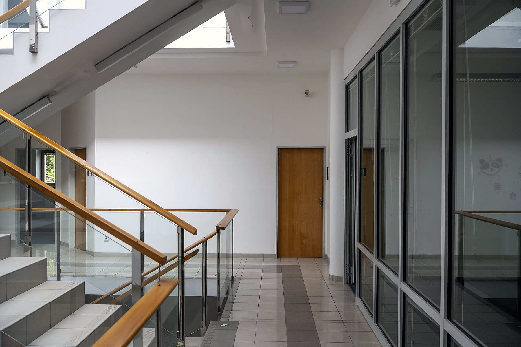 Glazed landing